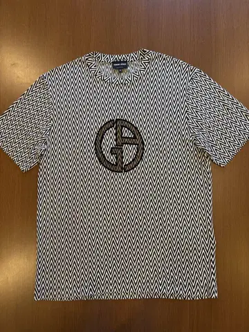 새상품급 GIORGIO ARMANI 반팔 48