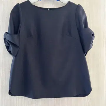 다크 네이비 리본 소매 톱스 야마다야