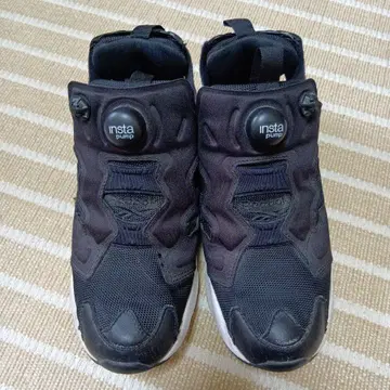 인스타 펌프 블랙 스니커즈