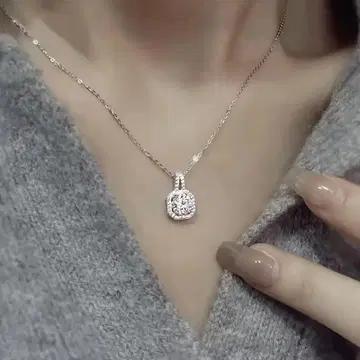 오늘 22시까지 타임세일 2CT 모이사나이트 펜던트 목걸이