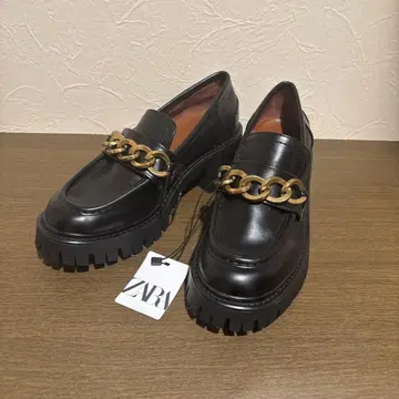 ZARA 블랙 체인 로퍼