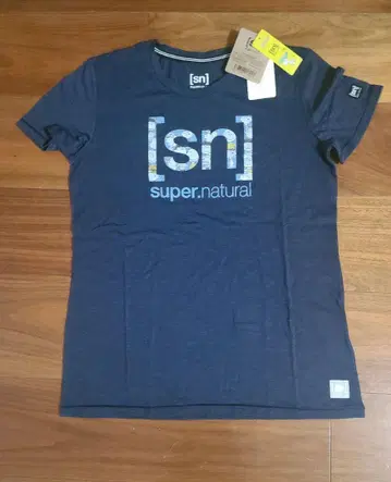 새상품 super.natural 슈퍼 내추럴 x 스누피 티셔츠 S 사이즈