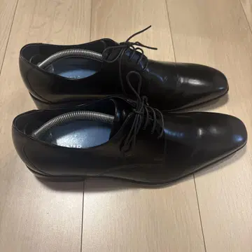 미품 BENIR 베니르 플레인 토 브라이덜 슈즈 26cm 블랙