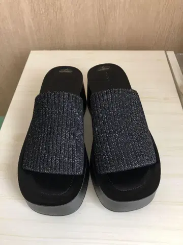 로리즈팜 샌들