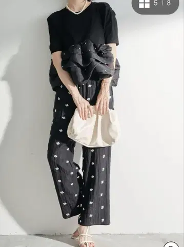frene 모노톤 자수 플라워 팬츠 펄 퍼프 슬리브 세트