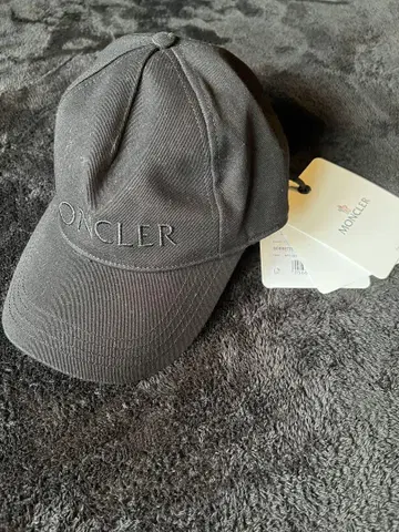 [새상품] MONCLER 블랙 야구 모자