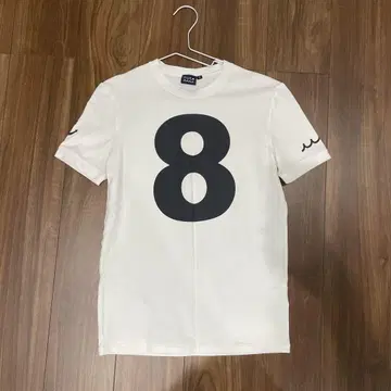 muta 화이트 티셔츠