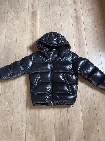 ZARA 블랙 후드 달린 다운 재킷