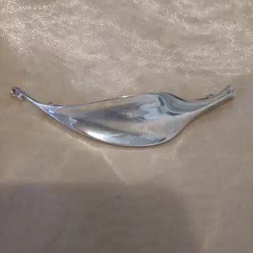 조지 제이슨 리프 모티프 브로치