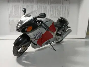 타미야 스즈키 GSX1300R 하야부사 1/12 프라모델 완성품