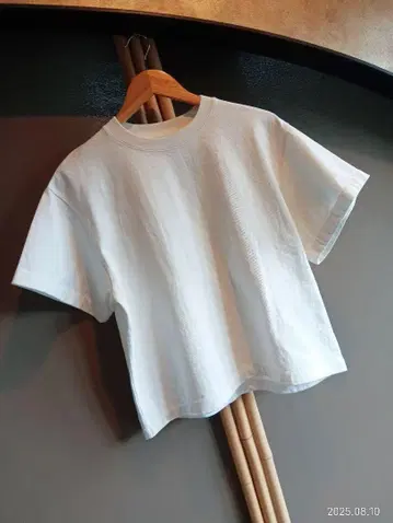 줄린나인 티셔츠