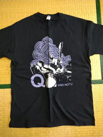 Q AND NOT U 티셔츠 블랙 L 사이즈