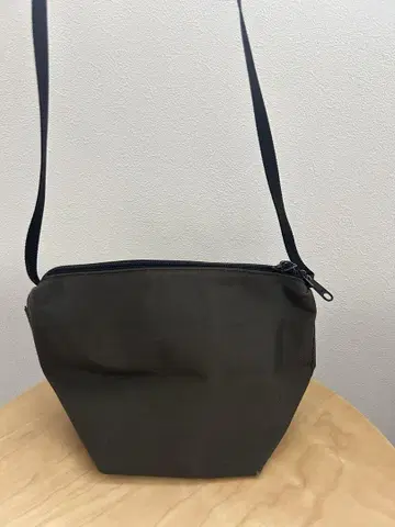 에르베샤 펠리에 나일론 보트형 숄더백 S 사이즈