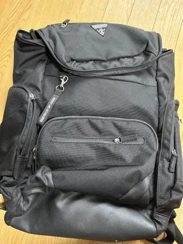 GUESS 게스 백팩 배낭 대용량 블랙