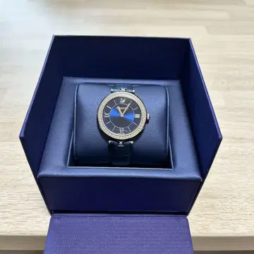 SWAROVSKI 손목시계 큐빅