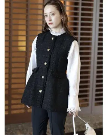아르페지 스토리 골드 버튼 트위드 페플럼 자켓