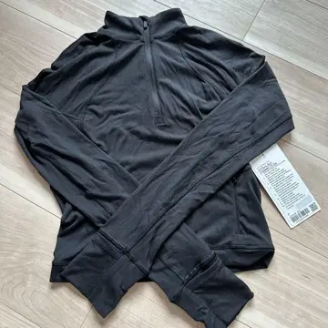 룰루레몬 Rulu Run Cropped 1/2 Zip 블랙 사이즈 6