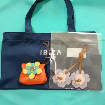 IBIZA 이비자 이중 꽃 장식 미니 백 참 등
