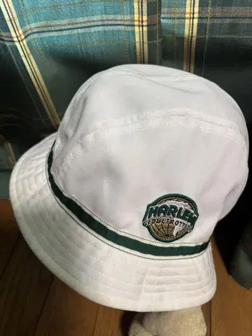 HARLEM GLOBE TROTTERS 버킷햇 화이트