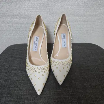 [미품] JIMMY CHOO 화이트 스터드 하이힐