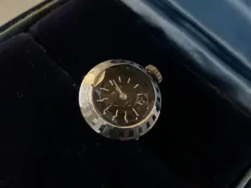 수동 와인딩 작동품입니다. SEIKO/세이코 컷 글라스 메카니컬 링 워치