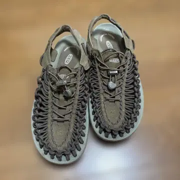 KEEN 킨 샌들