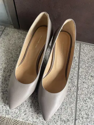 그레이 포인트 토 하이힐 24.5cm