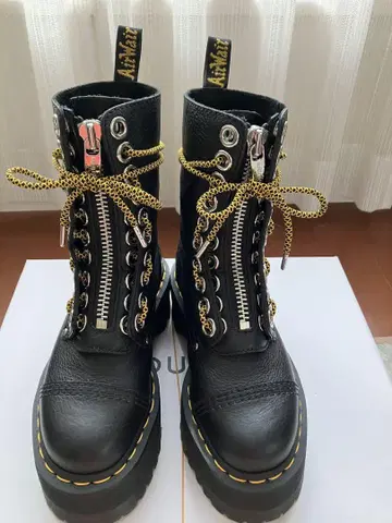 새상품급 Dr.Martens SINCLAIR HI MAX 통굽 부츠