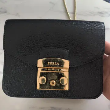 FURLA 블랙 가죽 숄더백