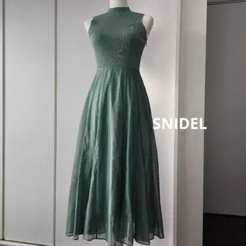 새상품급 SNIDEL 스나이델 Sustainable 니트 도킹 원피스