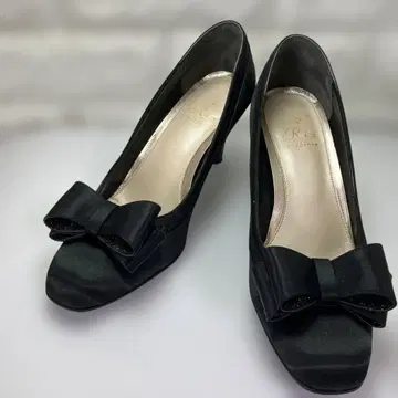 리자라피네 리본 새틴 슈즈 블랙 사이즈 23.5cm 2E