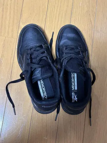 Reebok 스니커즈 블랙 23.5