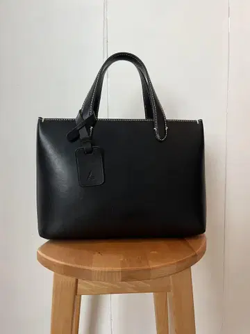 블랙 레더 토트 백