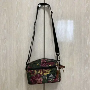 그레고리 패딩 숄더 포치 가든 타페스트리 S 사이즈