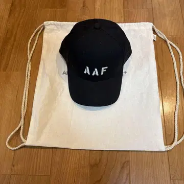 APPLIED ART FORMS+ 로고 블랙 캡