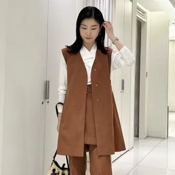 [ 새상품 택 포함 ] 루니 LOUNIE 개더 디자인 베스트