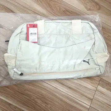 새 제품 미개봉  푸마  심플  보스턴 백  베이지