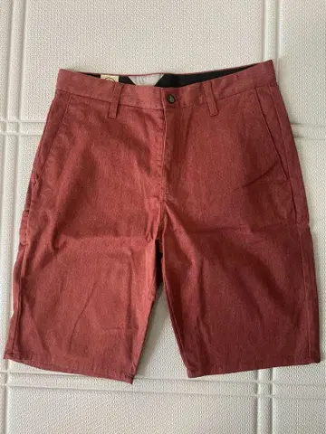 Volcom 빨간색 숏팬츠 사이즈 30