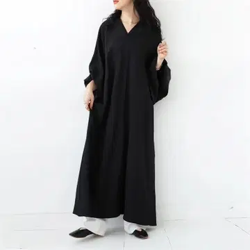 V넥 원피스 롱 원피스 볼륨 소매 블랙 심플 안티카 어른용 슬림핏
