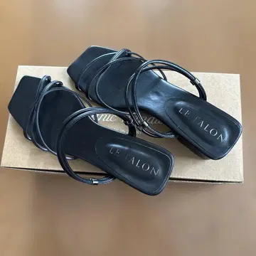 LE TALON 르탈론 샌들