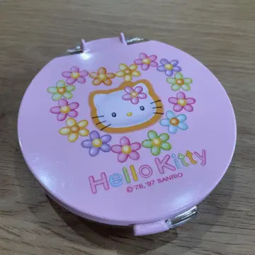 카오하나키티 소품 보관함 거울 포함