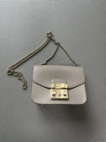 FURLA 풀라 메트로폴리스 미니 숄더백 그레이 골드 체인