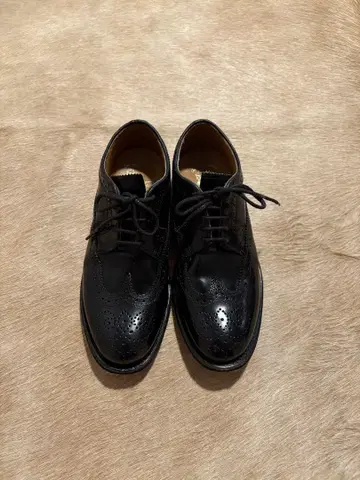 블랙 가죽 윙팁 신발