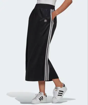 adidas 오리지널스 아디컬러 클래식 하이 샤인 스커트