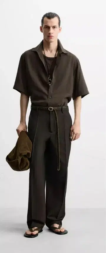 ZARA 플루이드 릴랙스 핏 셔츠