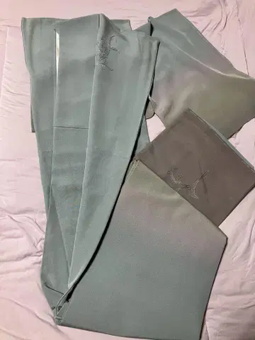 청록색 그라데이션 꽃무늬 기모노