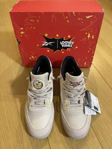 Reebok 콜라보 스니커즈: [ 루니 튠즈 클럽 C 85 ]