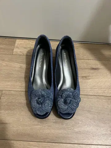 [새상품급] 힐즈 애비뉴 오픈토 펌프스