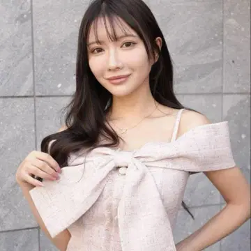 립서비스 트위드 리본 오프숄더 톱