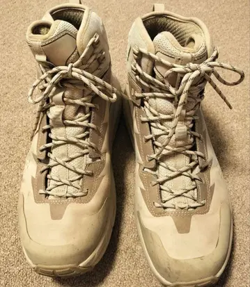 Hoka One One KAHA GTX 베이지